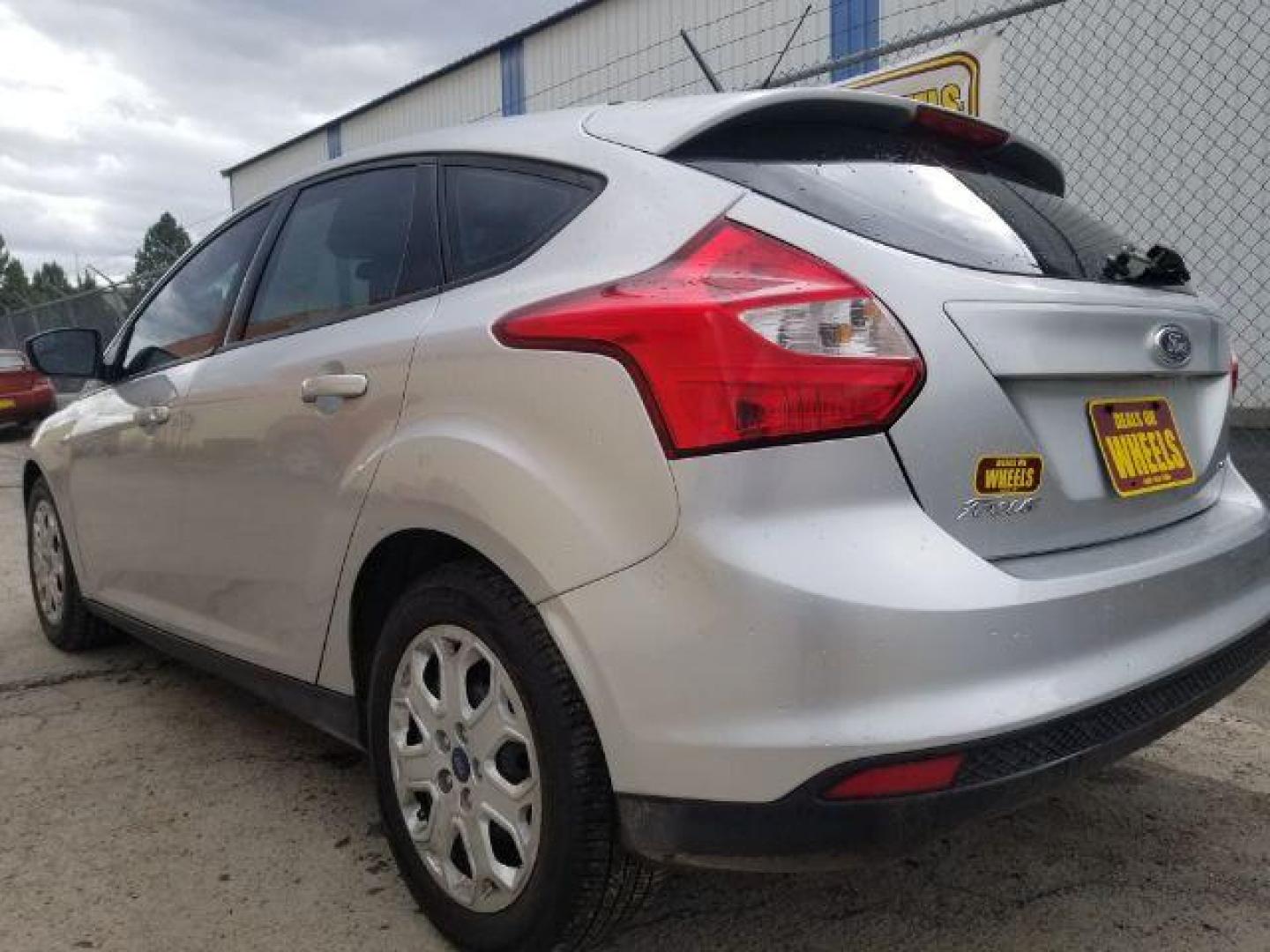 2012 Ford Focus SE (1FAHP3K25CL) with an 2L I-4 gasoline direct injection engine, located at 1800 West Broadway, Missoula, 59808, (406) 543-1986, 46.881348, -114.023628 - Photo#5