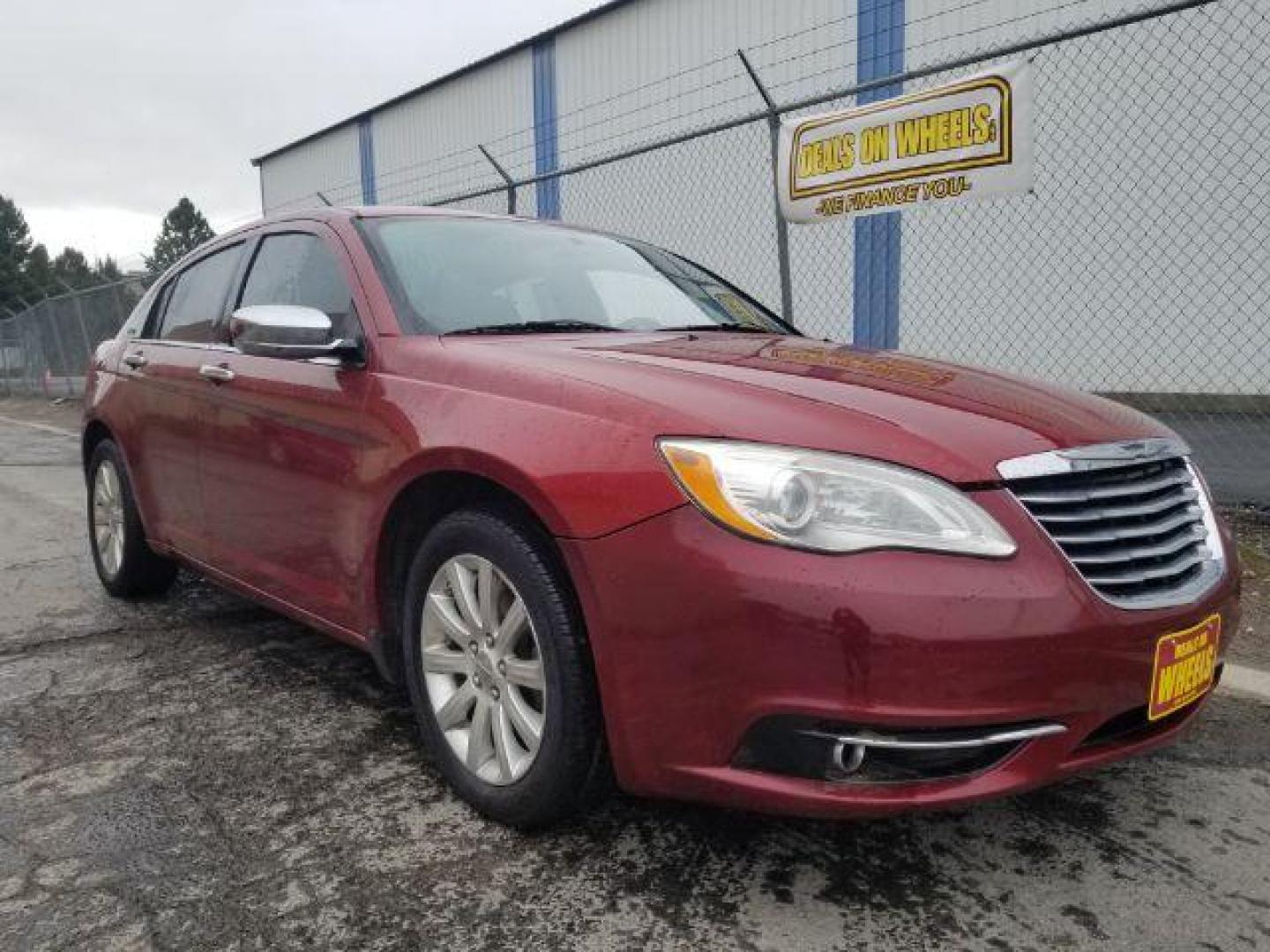 2013 Chrysler 200 Limited (1C3CCBCG7DN) with an 3.6L V6 DOHC 24V FFV engine, 6-Speed Automatic transmission, located at 601 E. Idaho St., Kalispell, MT, 59901, 0.000000, 0.000000 - Photo#12