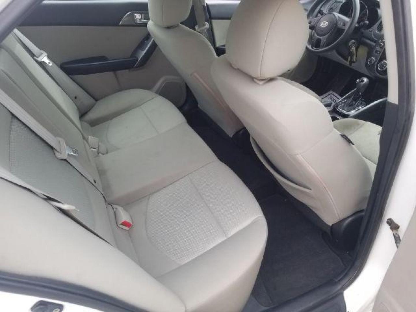 2013 Kia Forte EX (KNAFU4A26D5) with an 2L I-4 DOHC engine, located at 4801 10th Ave S,, Great Falls, MT, 59405, 0.000000, 0.000000 - Photo#9