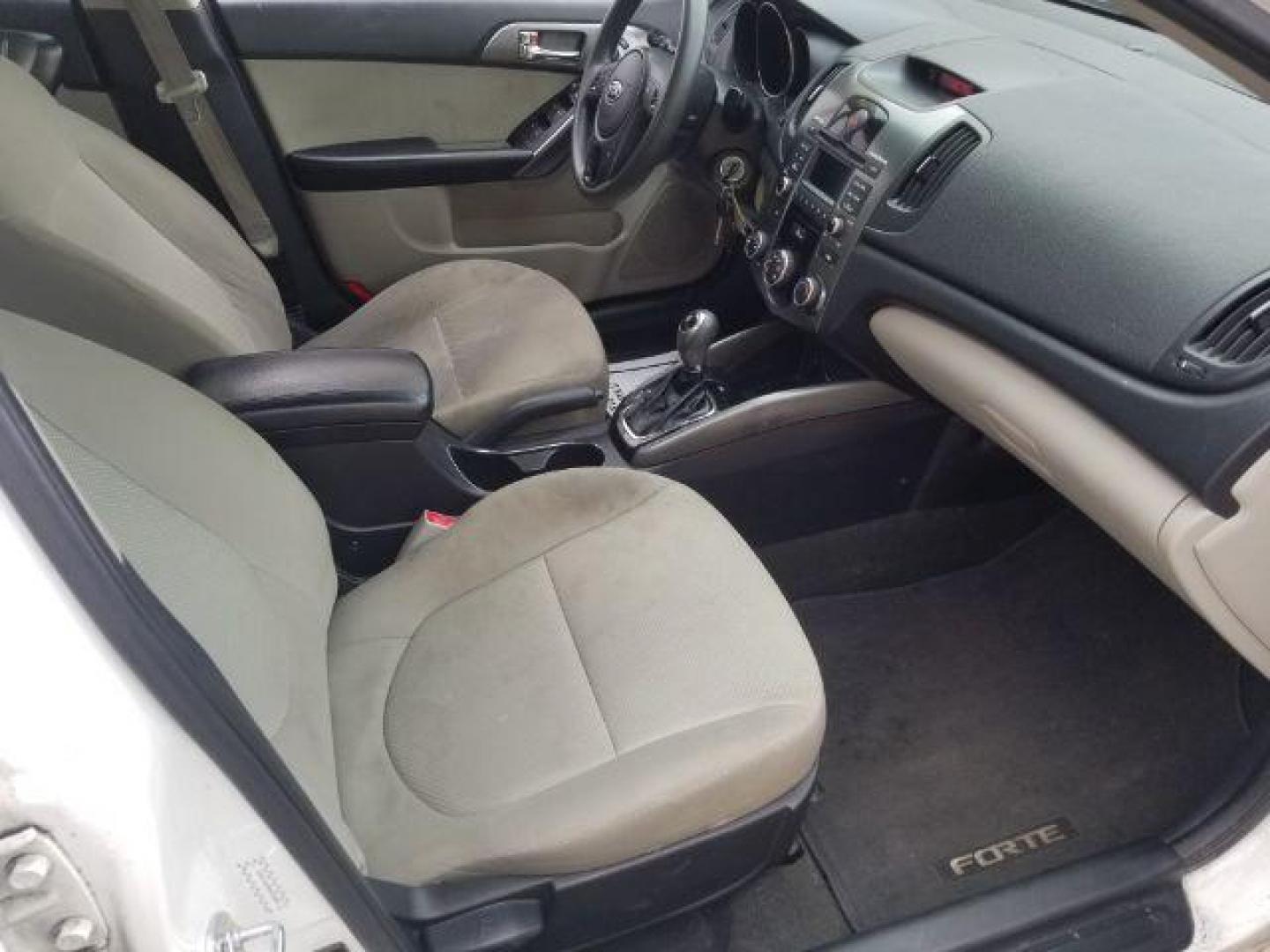 2013 Kia Forte EX (KNAFU4A26D5) with an 2L I-4 DOHC engine, located at 4801 10th Ave S,, Great Falls, MT, 59405, 0.000000, 0.000000 - Photo#10