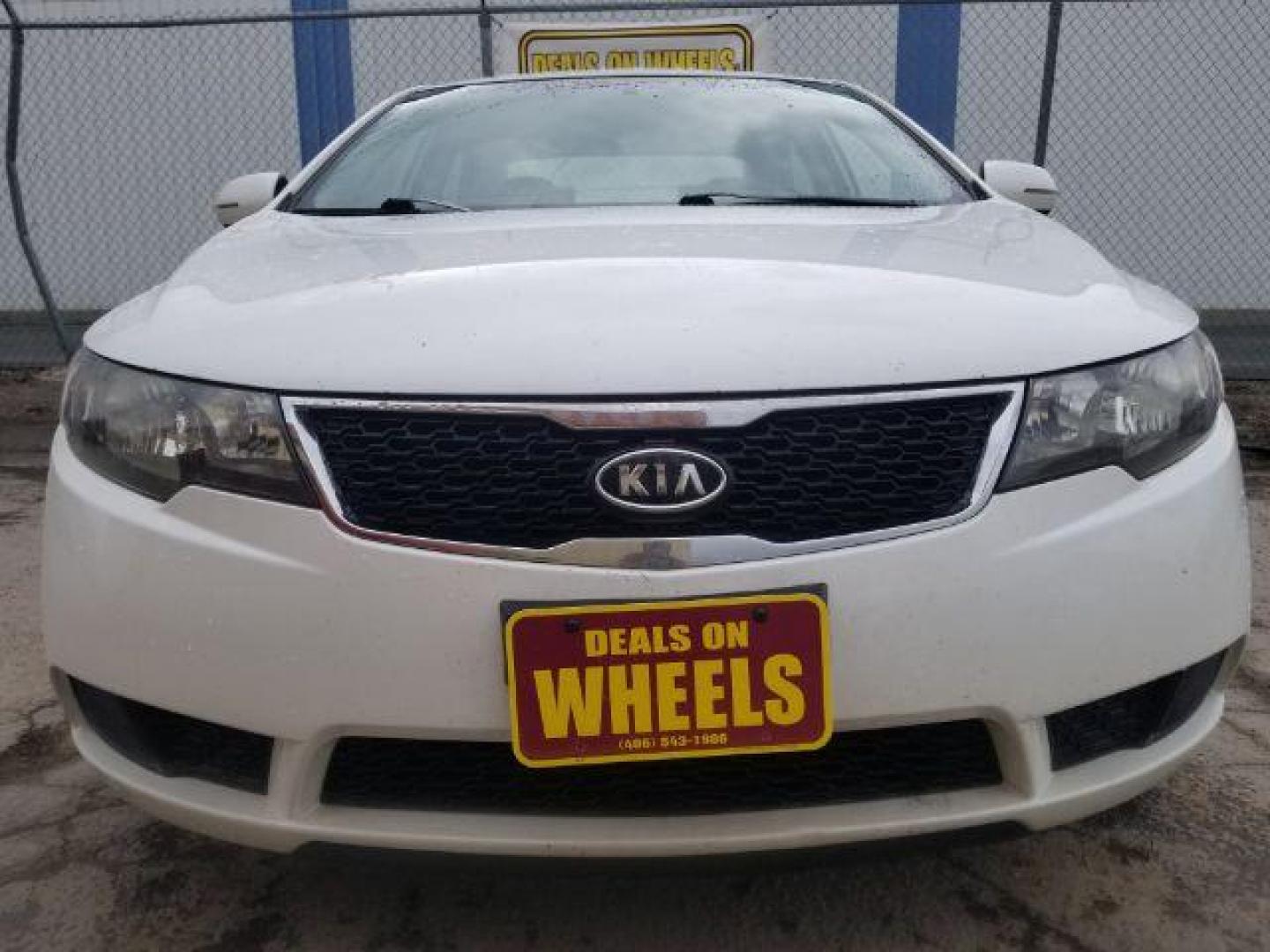 2013 Kia Forte EX (KNAFU4A26D5) with an 2L I-4 DOHC engine, located at 4801 10th Ave S,, Great Falls, MT, 59405, 0.000000, 0.000000 - Photo#1