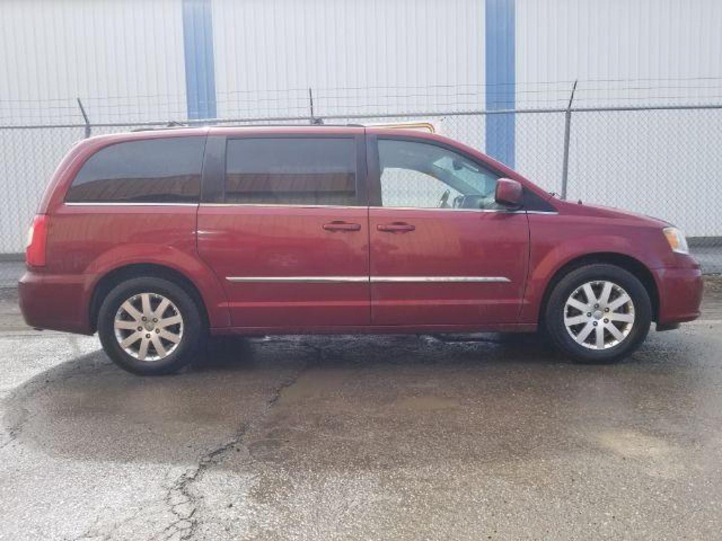 2014 Chrysler Town and Country Touring (2C4RC1BG9ER) with an Pentastar 3.6L V-6 DOHC engine, located at 4801 10th Ave S,, Great Falls, MT, 59405, 0.000000, 0.000000 - Photo#3