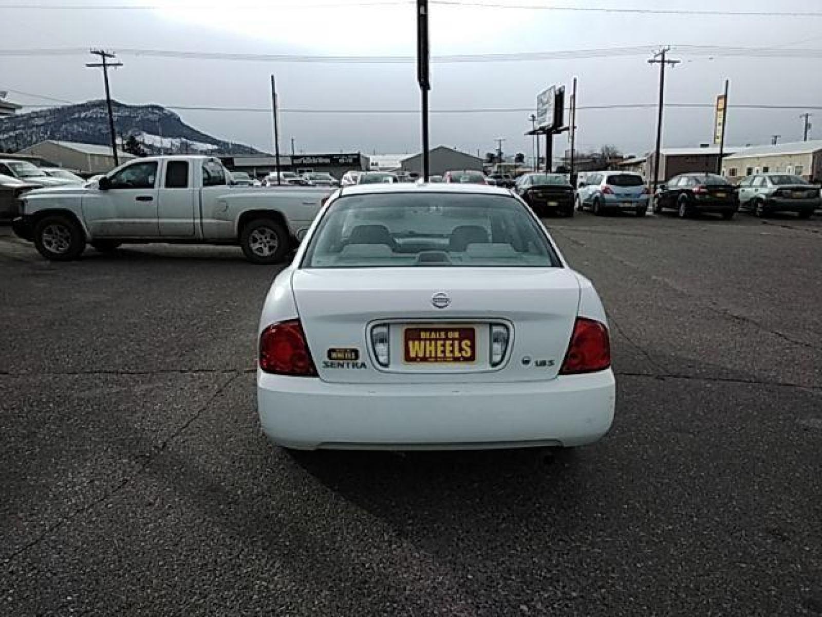 2005 Nissan Sentra 1.8 S (3N1CB51A35L) with an 1.8L L4 DOHC 16V engine, located at 1821 N Montana Ave, Helena, MT, 59601, (406) 543-1986, 46.603153, -112.020531 - Photo #1