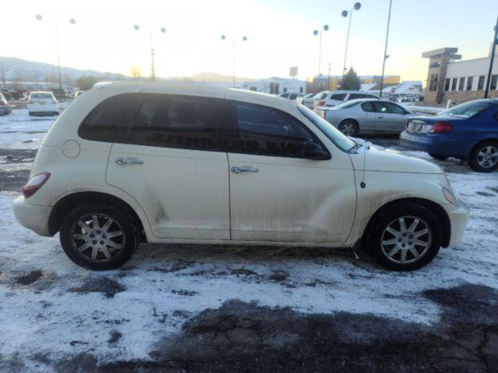 2007 Chrysler PT Cruiser Limited Edition (3A8FY68BX7T) with an 2.4L L4 DOHC 16V engine, located at 1821 N Montana Ave, Helena, MT, 59601, (406) 543-1986, 46.603153, -112.020531 - Photo #3