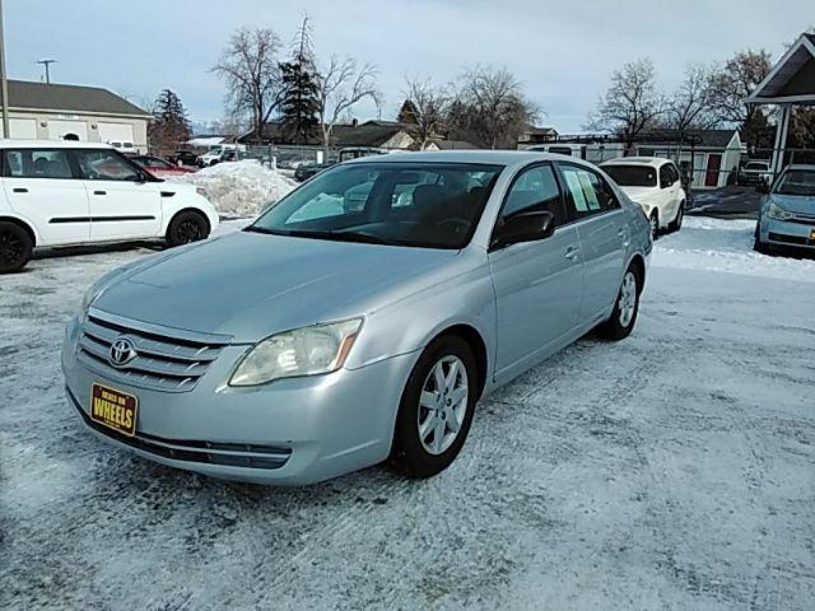 2007 Toyota Avalon XL (4T1BK36B97U) with an 3.5L V6 DOHC 24V engine, 5-Speed Automatic transmission, located at 1821 N Montana Ave, Helena, MT, 59601, (406) 543-1986, 46.603153, -112.020531 - Photo #5