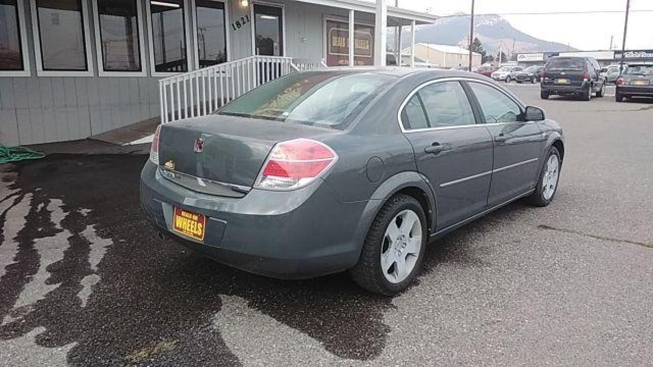 2008 Silver Pearl Saturn Aura XE (1G8ZS57B58F) with an 2.4L L4 DOHC 16V engine, 4-Speed Automatic transmission, located at 1821 N Montana Ave, Helena, MT, 59601, (406) 422-1031, 46.603447, -112.022781 - Photo #4