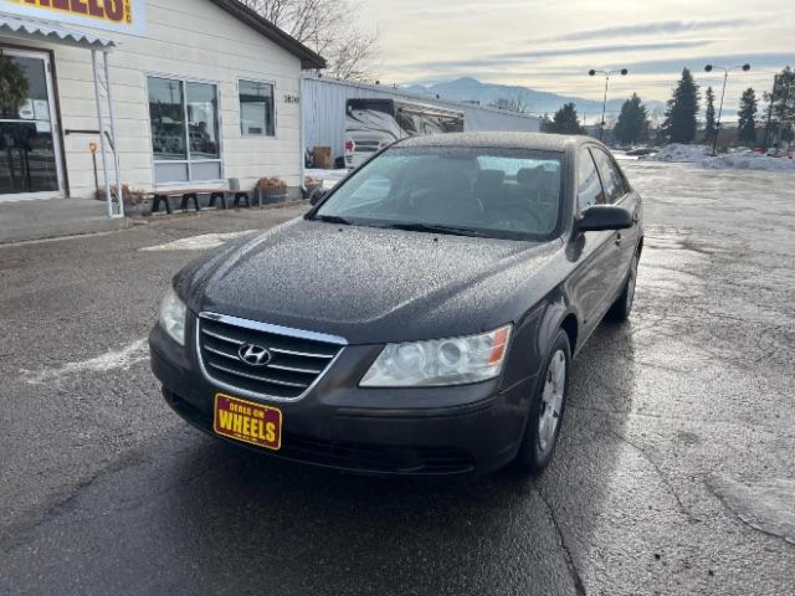2009 Hyundai Sonata GLS (5NPET46C49H) with an 2.4L L4 DOHC 16V engine, 5-Speed Automatic transmission, located at 1821 N Montana Ave, Helena, MT, 59601, (406) 422-1031, 46.603447, -112.022781 - Photo #0