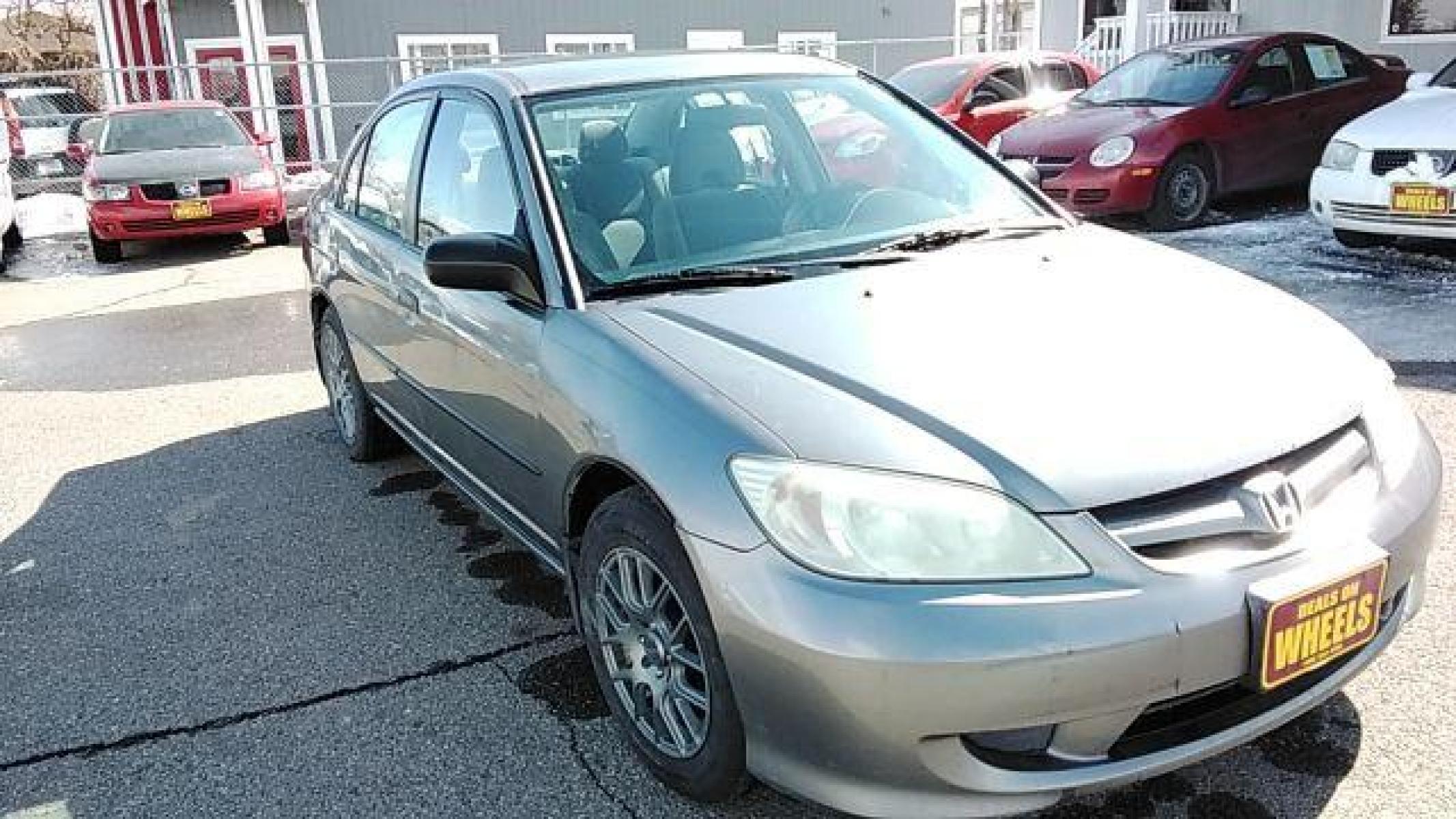 2007 Honda Civic LX Coupe AT (2HGFG12697H) with an 1.8L L4 SOHC 16V engine, 5-Speed Automatic transmission, located at 1821 N Montana Ave, Helena, MT, 59601, (406) 543-1986, 46.603153, -112.020531 - Photo #17