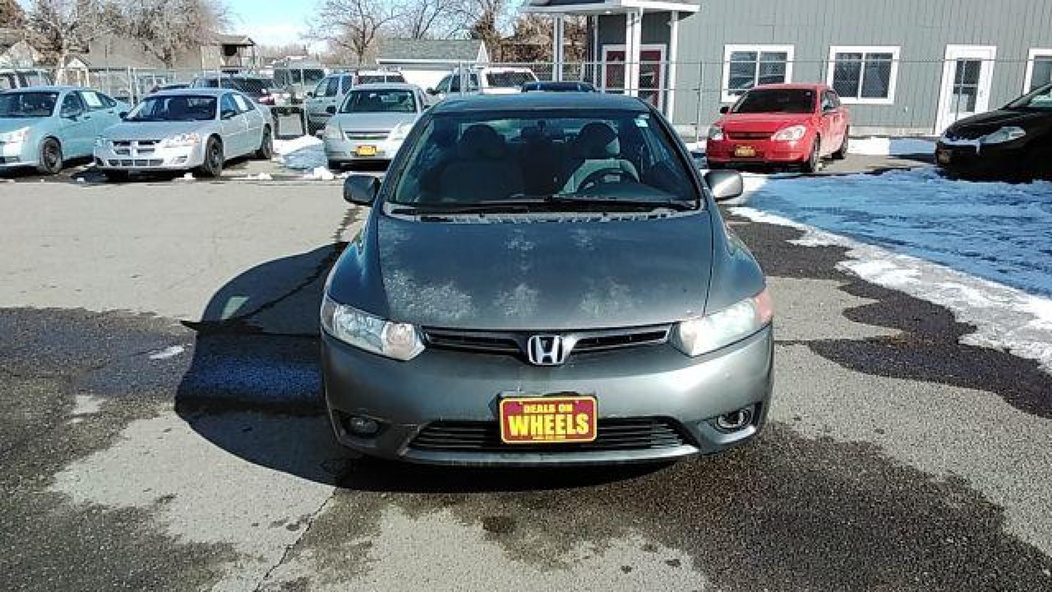 2007 Honda Civic LX Coupe AT (2HGFG12697H) with an 1.8L L4 SOHC 16V engine, 5-Speed Automatic transmission, located at 1821 N Montana Ave, Helena, MT, 59601, (406) 543-1986, 46.603153, -112.020531 - Photo #6