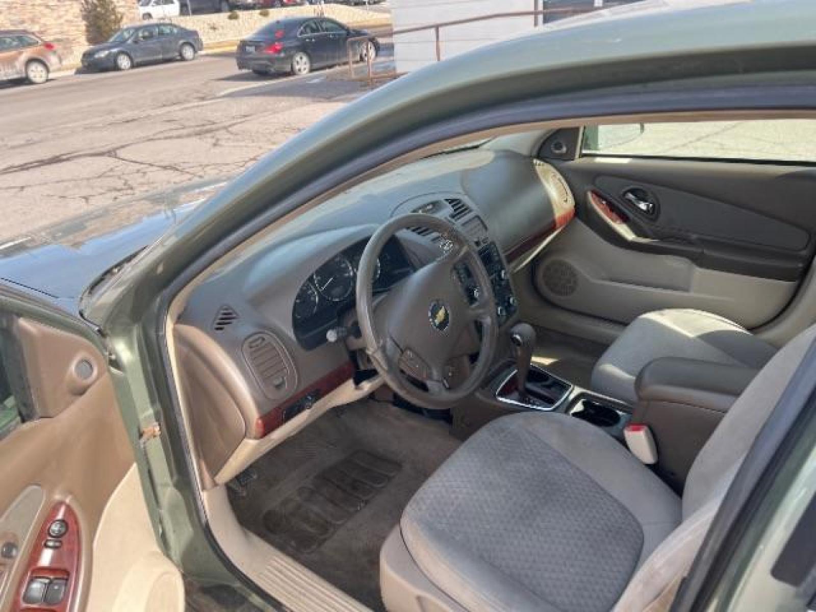 2006 Chevrolet Malibu LT (1G1ZT53FX6F) with an 2.2L L4 DOHC 16V engine, 4-Speed Automatic transmission, located at 1821 N Montana Ave, Helena, MT, 59601, (406) 543-1986, 46.603153, -112.020531 - Photo #6