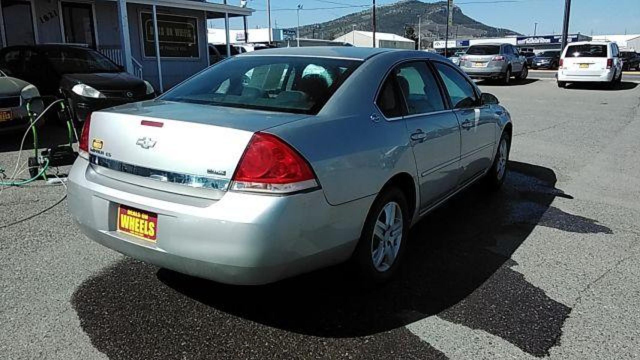 2007 Chevrolet Impala LS (2G1WB55KX79) with an 3.5L V6 OHV 16V FFV engine, 4-Speed Automatic transmission, located at 1821 N Montana Ave, Helena, MT, 59601, (406) 422-1031, 46.603447, -112.022781 - Photo #4