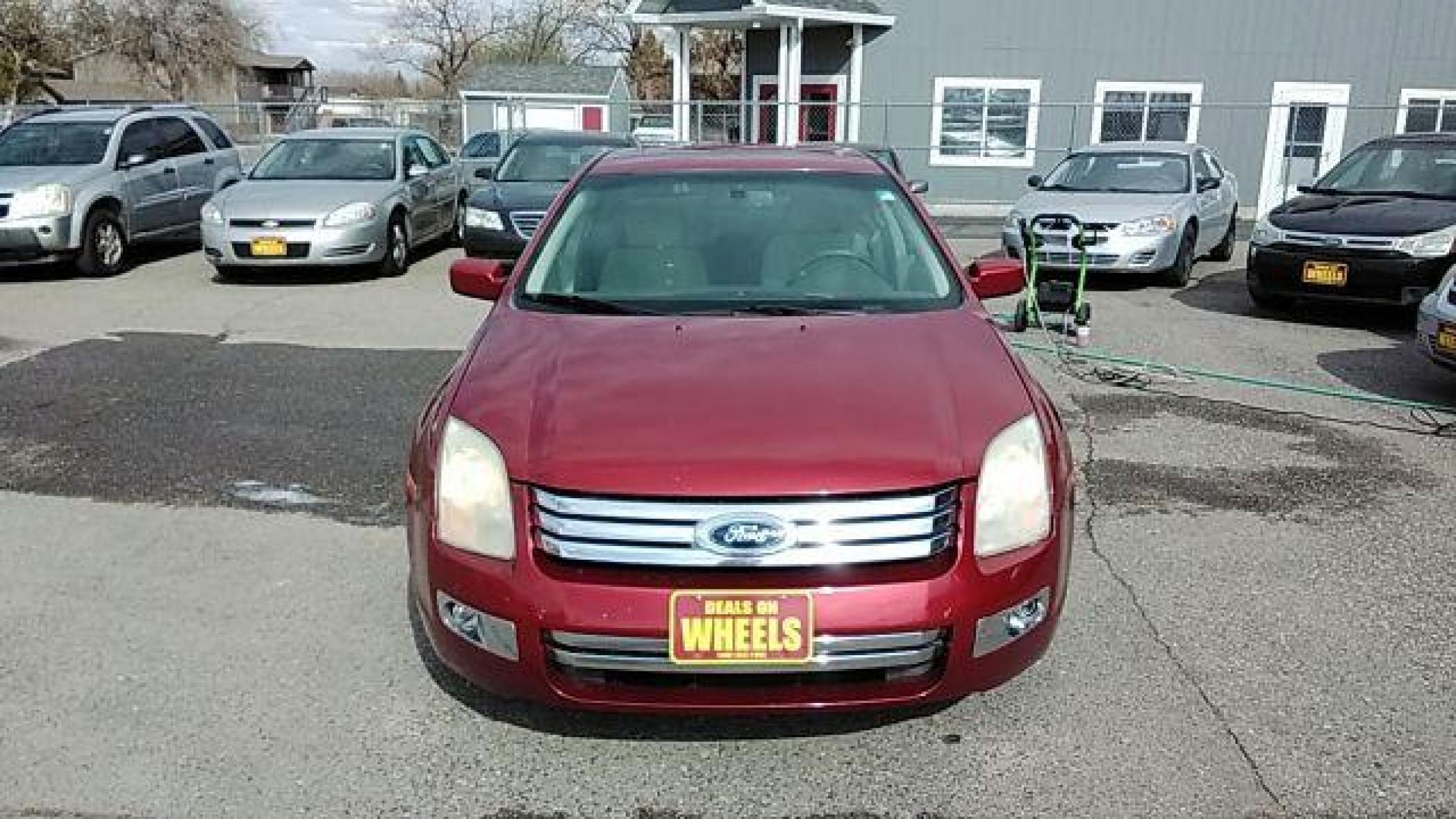 2008 Ford Fusion V6 SEL (3FAHP08138R) with an 3.0L V6 DOHC 24V engine, located at 1821 N Montana Ave, Helena, MT, 59601, (406) 422-1031, 46.603447, -112.022781 - Photo #0
