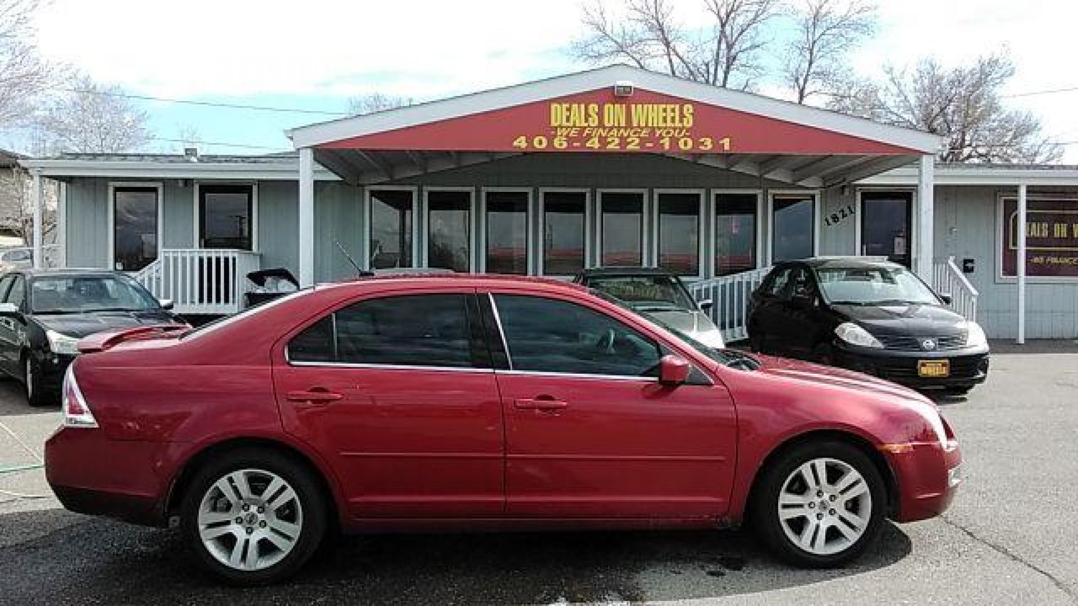 2008 Ford Fusion V6 SEL (3FAHP08138R) with an 3.0L V6 DOHC 24V engine, located at 1821 N Montana Ave, Helena, MT, 59601, (406) 422-1031, 46.603447, -112.022781 - Photo #2
