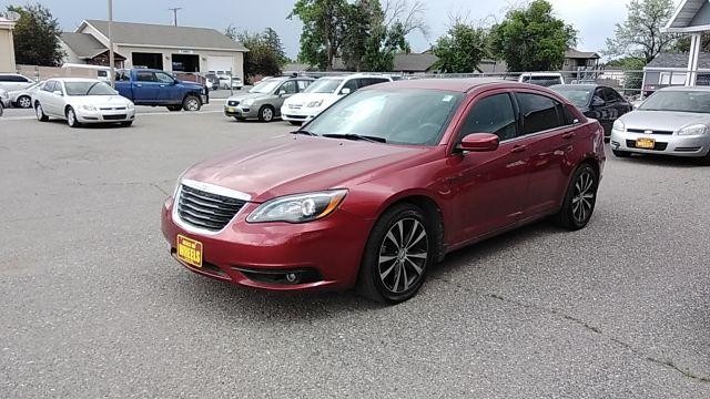 photo of 2013 Chrysler 200