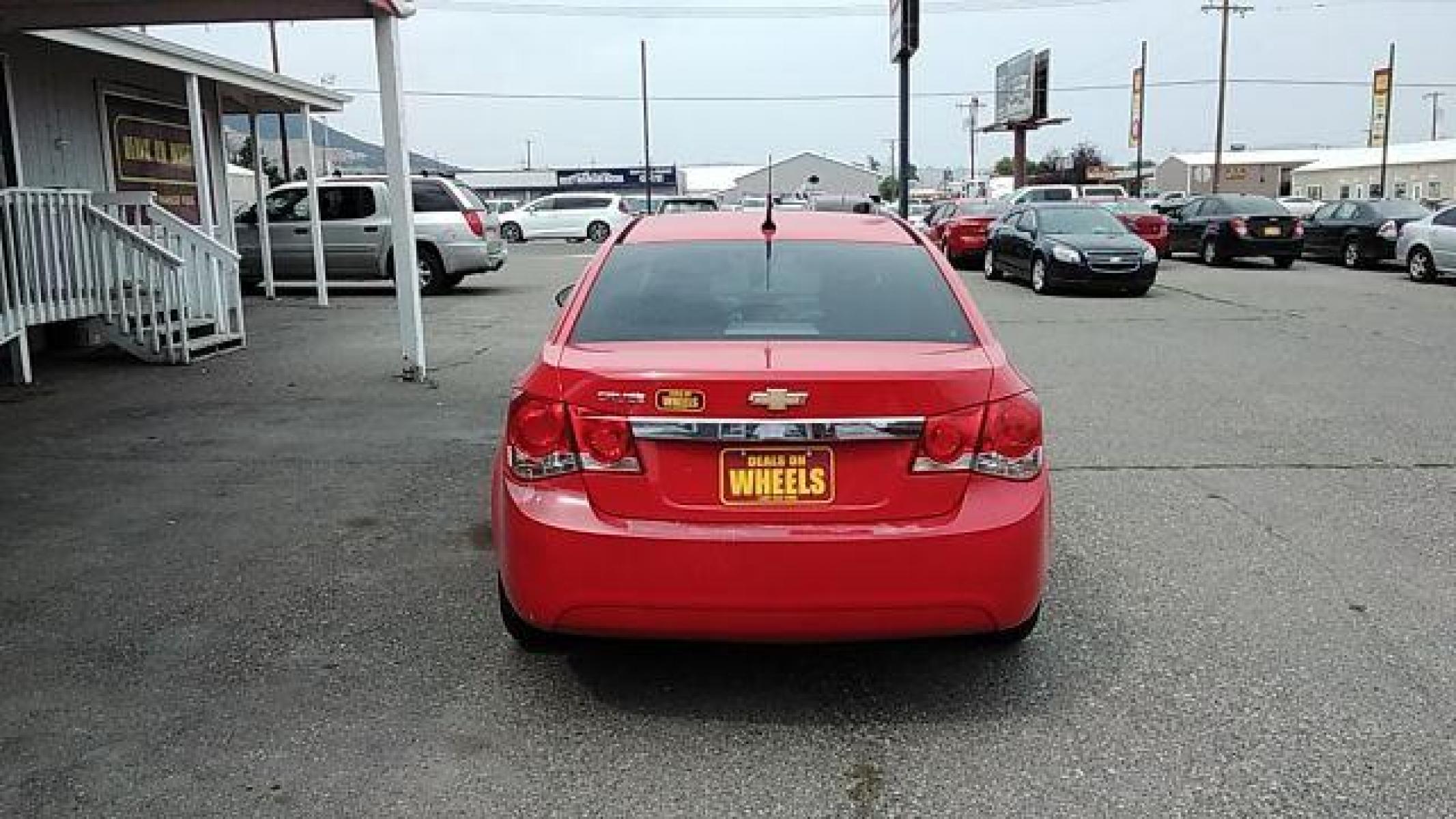 2014 Chevrolet Cruze LS Auto (1G1PA5SH0E7) with an 1.8L L4 DOHC 16V FFV engine, 6-Speed Automatic transmission, located at 1821 N Montana Ave, Helena, MT, 59601, (406) 422-1031, 46.603447, -112.022781 - Photo #5