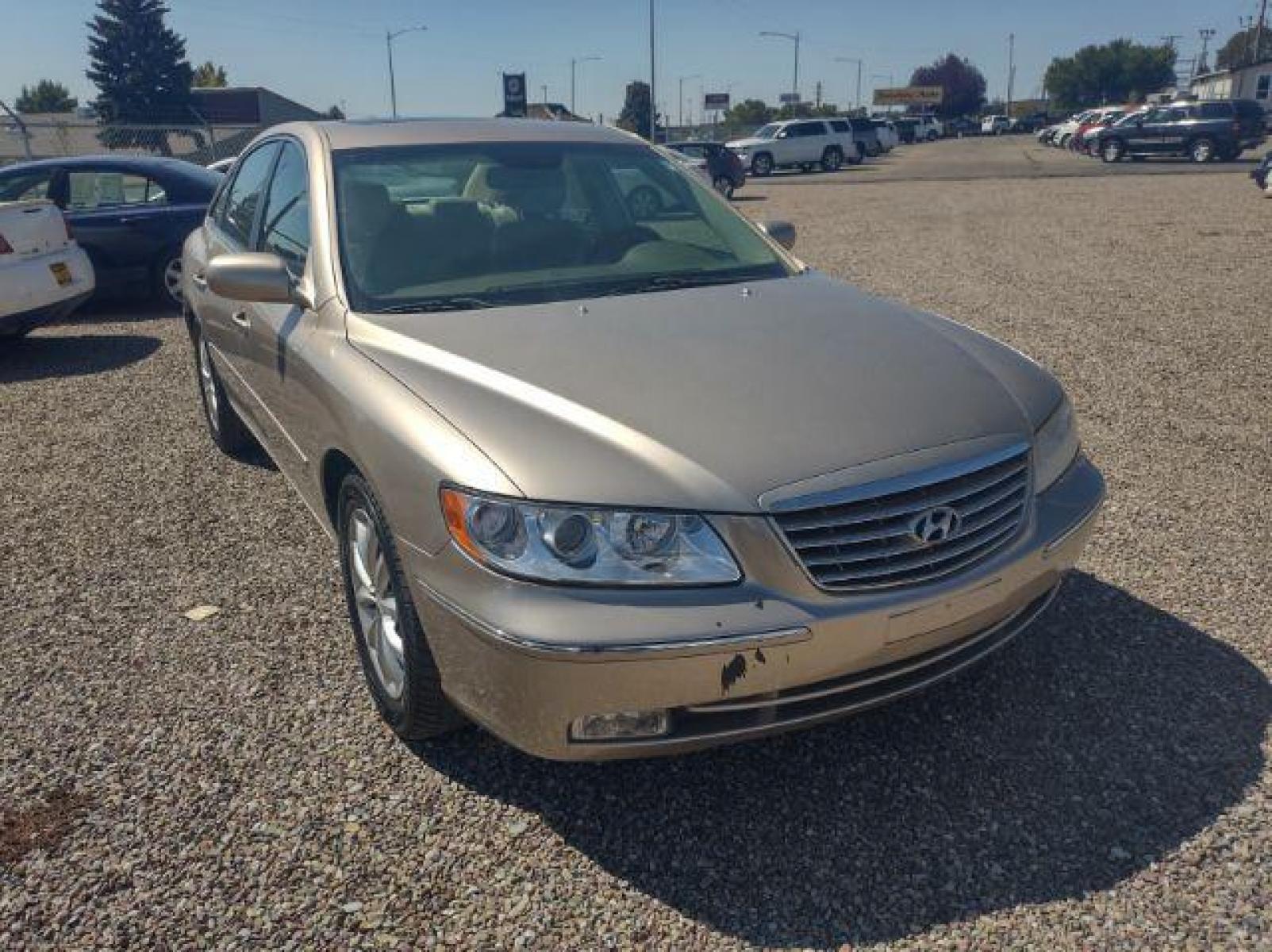 2007 Hyundai Azera Limited (KMHFC46F77A) with an 3.8L V6 DOHC 24V engine, 5-Speed Automatic transmission, located at 4801 10th Ave S,, Great Falls, MT, 59405, (406) 564-1505, 47.494347, -111.232239 - Photo #6