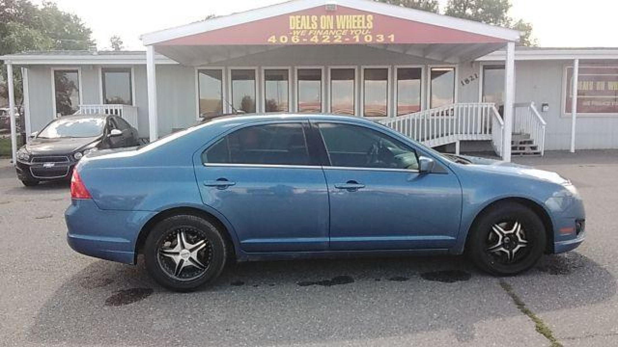 2010 Ford Fusion SE (3FAHP0HA3AR) with an 2.5L L4 DOHC 16V engine, located at 1821 N Montana Ave, Helena, MT, 59601, (406) 422-1031, 46.603447, -112.022781 - Photo #3